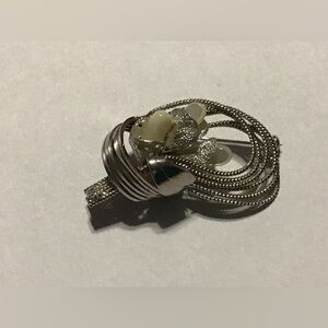 🏝️ Vintage Costume Mother of Pearl Brooch #9205